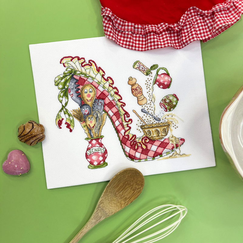 bt-xsk24_1 Borduurpakket Sally King - Sugar And Spice - Bothy Threads