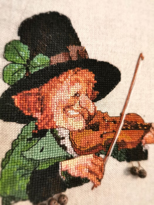 77_detail3 The Green Violin