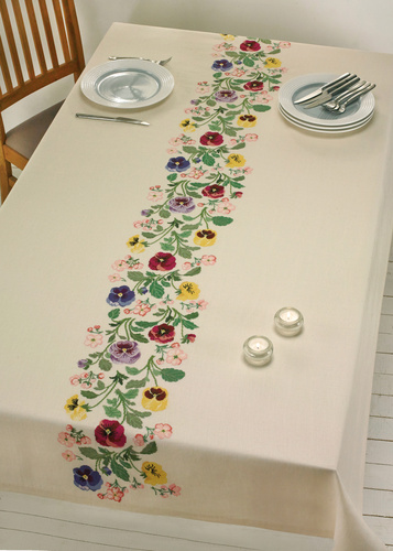 12-4293.jpg Eva Rosenstand - Tafelkleed met viooltjes