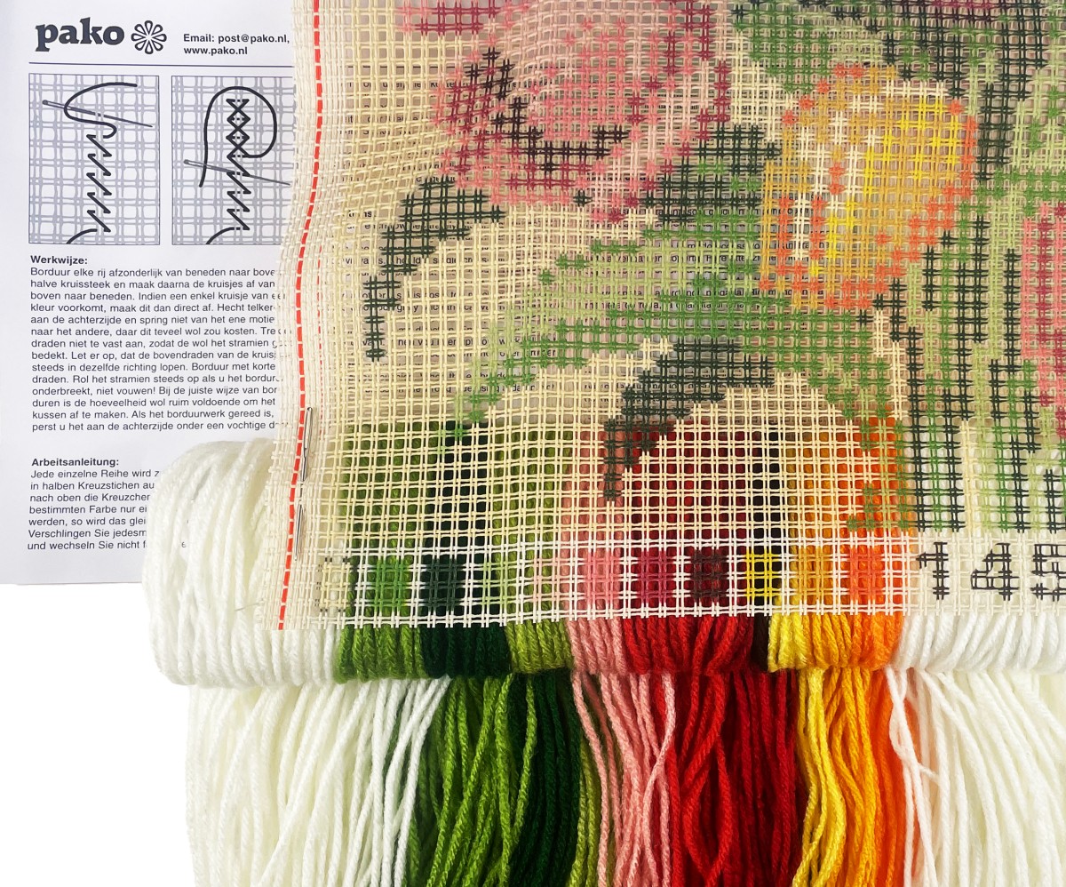 3145-3 Kussen vintage Hollandse tulpen