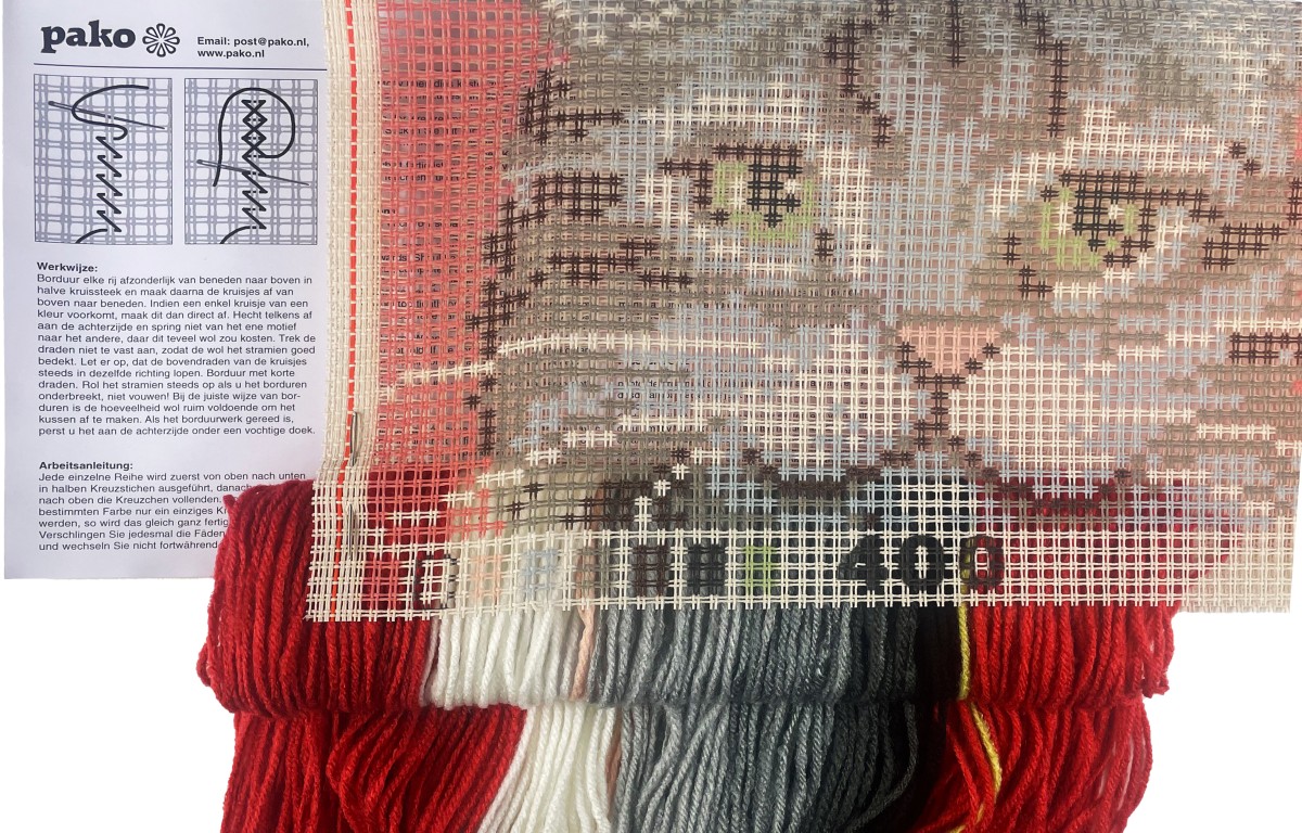 3400-3 Kussen MIAUW speels poesje